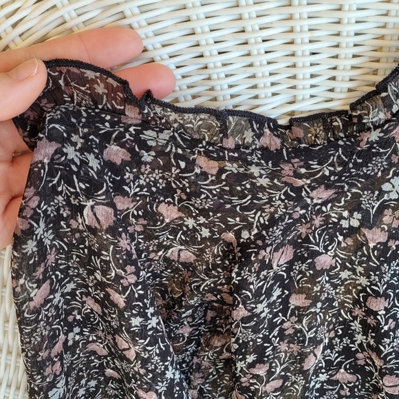 American Eagle Cold Shoulder - Picture 4 of 4